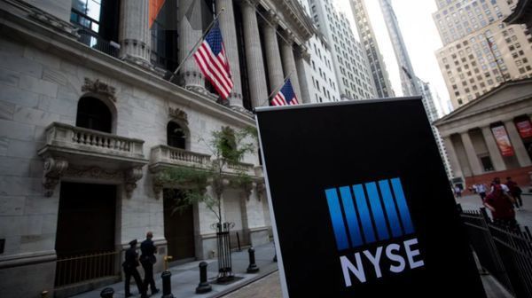 Фондовый рынок США в пятницу подошел к историческим максимумам