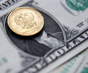 Рубль сдает позиции против рубля и доллара Рубль сдает позиции против рубля и доллара