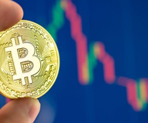 Биткоин дешевеет, следом за ним падают криптовалюты Биткоин дешевеет, следом за ним падают криптовалюты