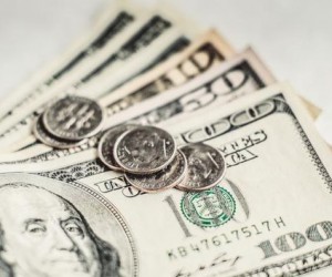 Курс доллара вернулся под отметку 64 рублей Курс доллара вернулся под отметку 64 рублей