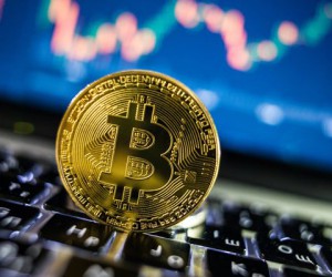 Курс биткоина за сутки потерял 5% и торгуется у отметки $7.500 Курс биткоина за сутки потерял 5% и торгуется у отметки $7.500