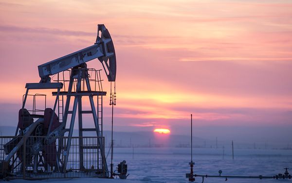 Курс нефти предпринимает новые попытки установить максимум