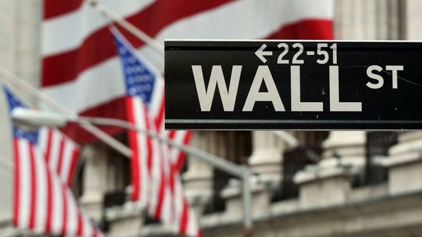 Трамп обвалил фондовый рынок США и озадачил инвесторов