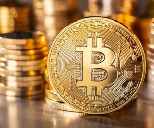 Давление на курс биткоина усиливается
