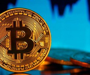 Биткоин стоит дороже более чем на 100% чем год назад Биткоин стоит дороже более чем на 100% чем год назад