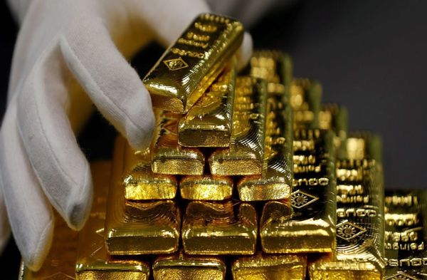 Стоимость золота растет седьмой день достигая отметки $1523.10