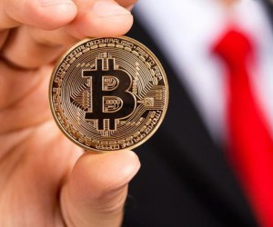 Биткоин рвется выше $9000