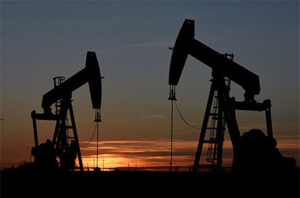 Нефть цепляется за 65 долларов за баррель Brent