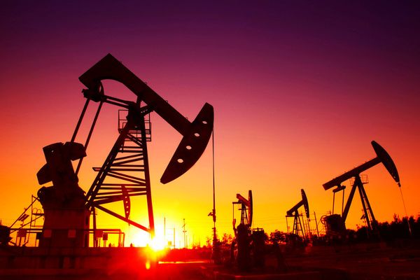 Курс нефти снова обвалился ниже $59 за баррель Брент