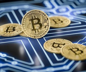 Криптовалюты падают после взлета биткоина до отметки 10000$ Криптовалюты падают после взлета биткоина до отметки 10000$