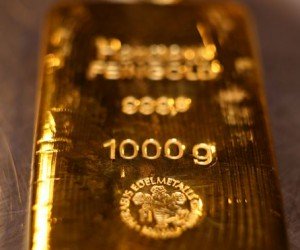 Стоимость золота на спот рынке резко выросла, достигнув максимума Стоимость золота на спот рынке резко выросла, достигнув максимума