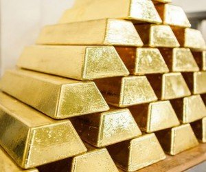 Стоимость золота продолжает бить рекорды на фоне эпидемии в Китае Стоимость золота продолжает бить рекорды на фоне эпидемии в Китае