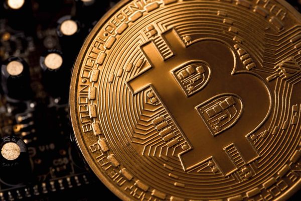Биткоин: Новости с мировых рынков поддерживают рост к 10000$