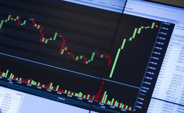 Российский фондовый рынок по итогам торгов вырос в пределах 1%