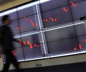 Российский фондовый рынок в плюсе но слабеет под конец торгов Российский фондовый рынок в плюсе но слабеет под конец торгов