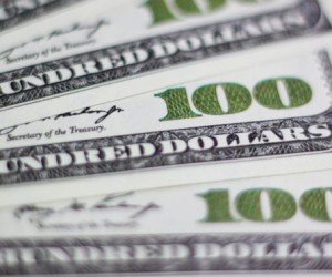 Курс доллара в ближайшее время будет расти, рубль будет падать продавать евро и доллары рано Курс доллара в ближайшее время будет расти, рубль будет падать продавать евро и доллары рано