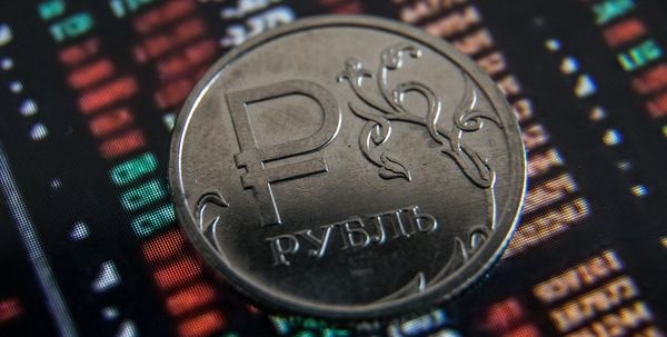 Рубль может еще обесцениться в ближайшие дни