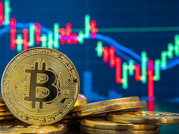 Курс биткоина: до $3,800 и обратно?