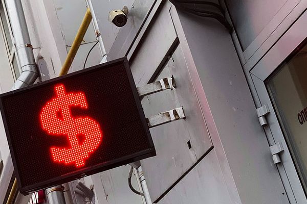 Прогноз по доллару: Нефть потеряла 6% за сутки, что творится с курсом