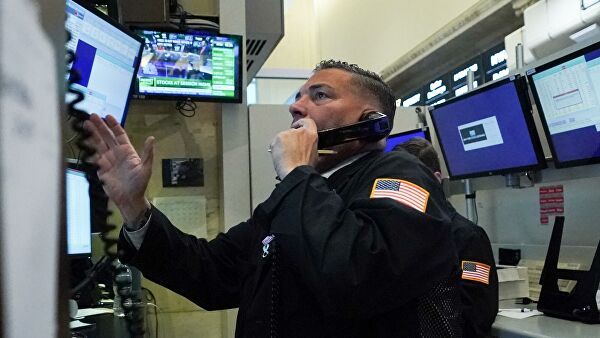 Фондовый рынок США потерял еще 5% , чиновники не могут поддержать акции 