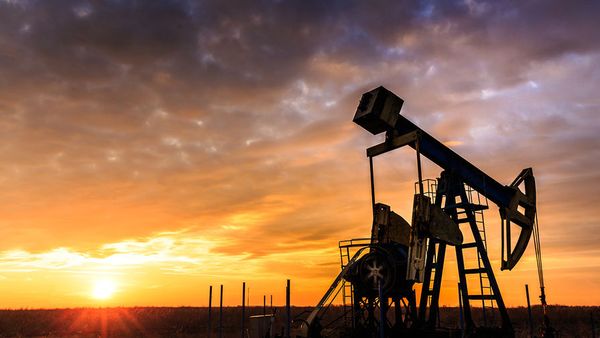 Мировые цены на нефть продолжают обвал