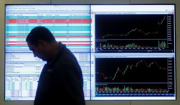Рынок акций РФ: Падение нефти мешает развить рост