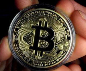 Курс биткоина рухнул на фоне технологической войны США и Китая Курс биткоина рухнул на фоне технологической войны США и Китая