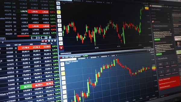 Мировые фондовые рынки не могут определиться с направлением