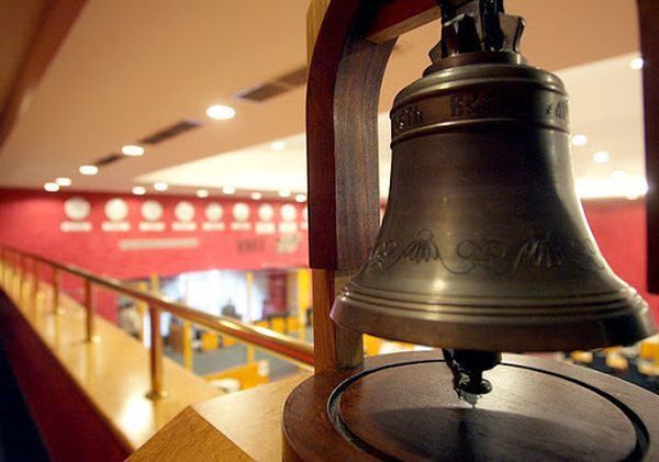 Российский фондовый рынок растет  почти на 2%