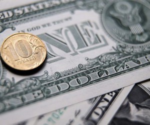 Пока доллар падает рублю ничего не угрожает, мнение эксперта Пока доллар падает рублю ничего не угрожает, мнение эксперта