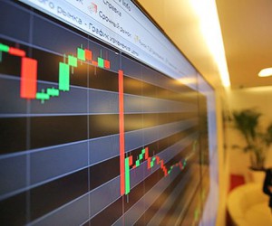 Российский рынок акций потерял более 1% на акциях нефтянки Российский рынок акций потерял более 1% на акциях нефтянки
