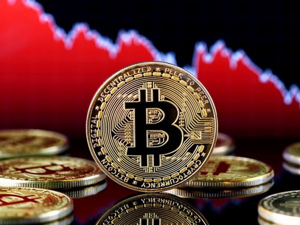 Курс биткоина 24 июля снижается до 9 513$, для роста не хватает волатильности