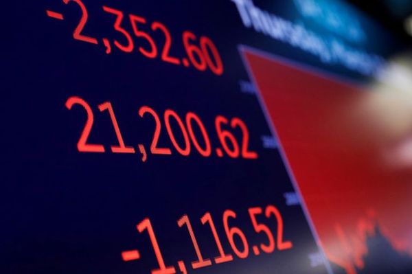 Российский фондовый рынок заканчивает день в минусе