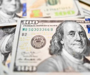 Доллар остановил рост из-за разногласий между демократами и республиканцами Доллар остановил рост из-за разногласий между демократами и республиканцами