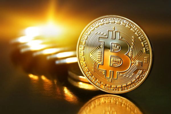 Курс биткоина: Не с прицелом закрепиться выше $12,000, а у порога $10,000