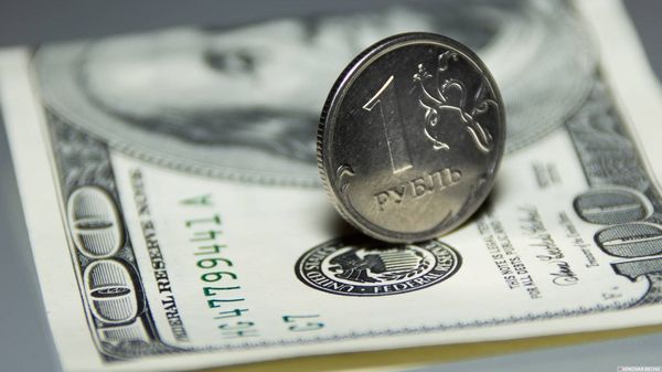 Доллар пошел в наступление, 82 рубля за доллар уже реальность