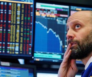 Фондовый рынок: Инвесторы массово продают акции