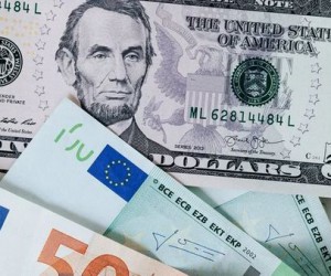 Курс доллара отступает но сдаваться не спешит Курс доллара отступает но сдаваться не спешит