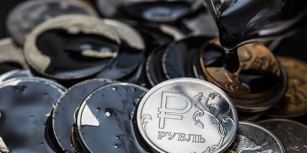 Рубль не заметил нефтяного обвала