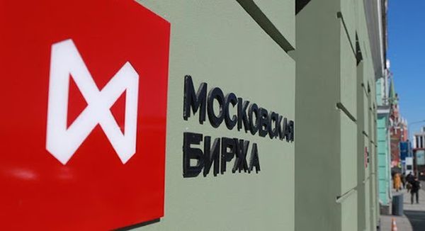 Российский фондовый рынок падает следом за европейскими и американскими соседями