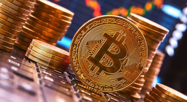 Инвесторы проверяют биткоин на прочность
