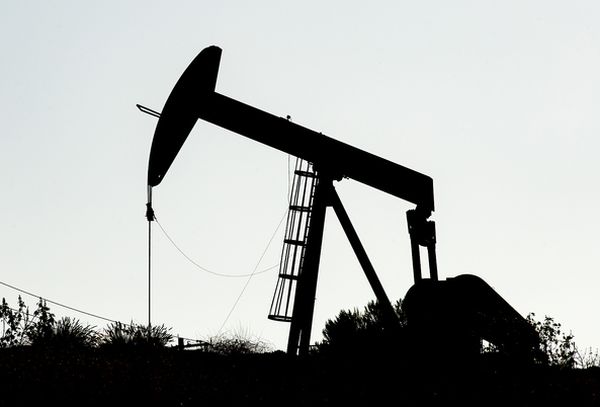 Курс нефти теряет потенциал к росту приближаясь к ключевой отметке 59$