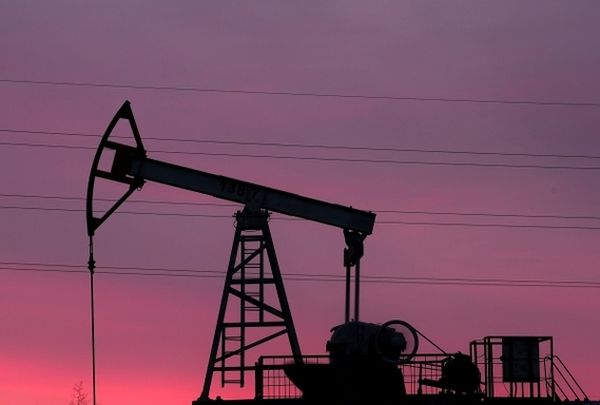 Курс нефти растет до 61$ за баррель под контролем покупателей