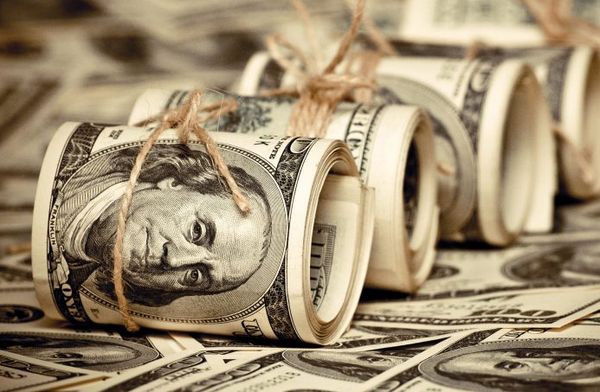 Рост доходности UST заставляет доллар расти