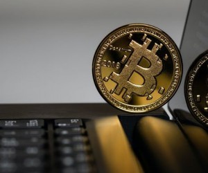Биткоин достиг рекордных $57 000 Биткоин достиг рекордных $57 000