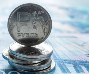 Рубль перенес сильнейшее падение с октября 2020 года приближаясь к отметке 80 за доллар