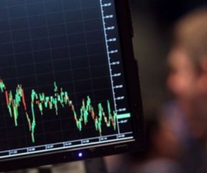 Российский фондовый рынок ввергли в панику, продажи усиливаются Российский фондовый рынок ввергли в панику, продажи усиливаются