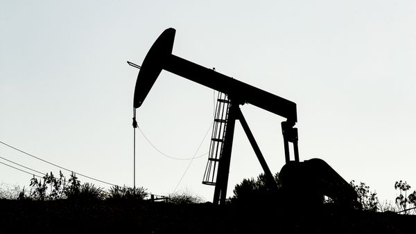 Нефть тестирует отметку $70 за баррель