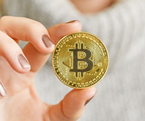 Биткоин смог закрепиться выше отметки 55.6K после провала в выходные Биткоин смог закрепиться выше отметки 55.6K после провала в выходные