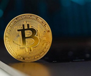 Биткоин и эфириум стабилизировались после недавней просадки